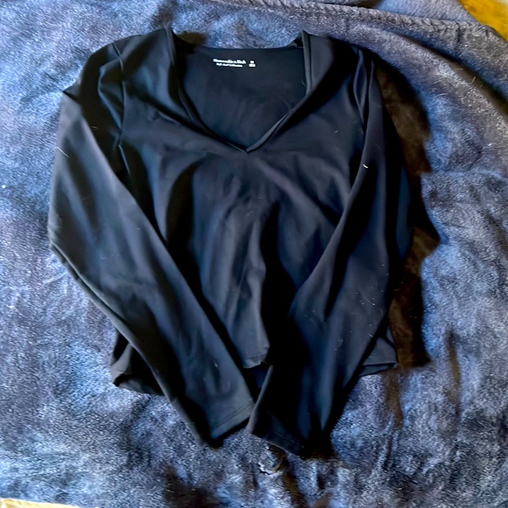 Abercrombie- Black crop top, v-neck. Size medium. Never worn.